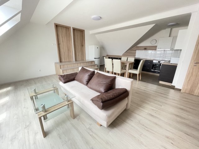 Kiadó téglalakás, albérlet, Pakson 270 E Ft / hó, 2 szobás