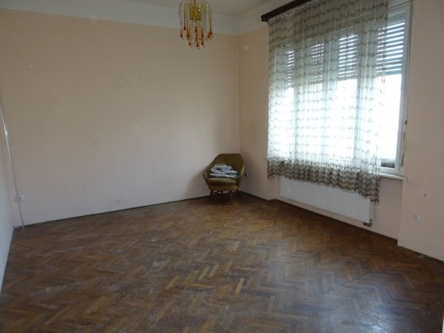 Eladó családi ház, Szombathelyen 69.9 M Ft, 7 szobás
