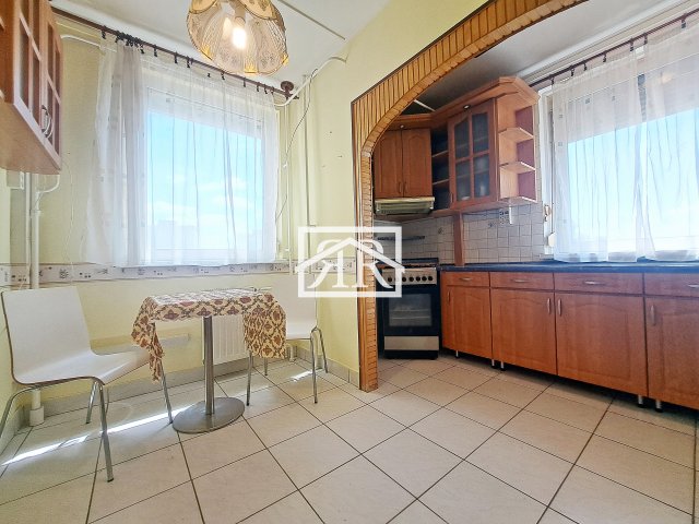 Kiadó panellakás, albérlet, Szegeden 175 E Ft / hó, 3 szobás