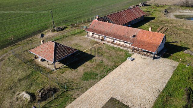 Eladó családi ház, Tiszaalpáron 66 M Ft, 3 szobás