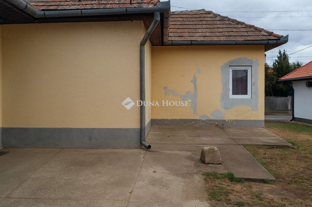 Eladó családi ház, Szentmártonkátán 38.9 M Ft, 3 szobás