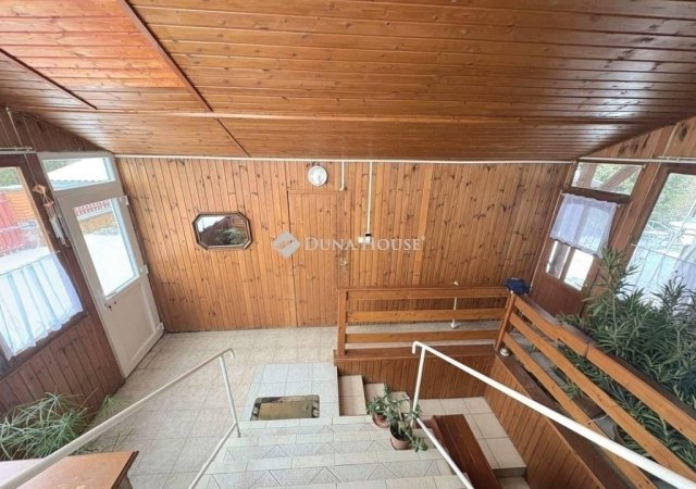 Eladó családi ház, Úrin 75.9 M Ft, 3 szobás