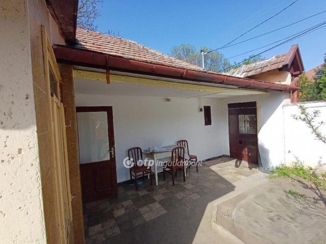 Eladó családi ház, Csongrádon 13.9 M Ft, 2 szobás