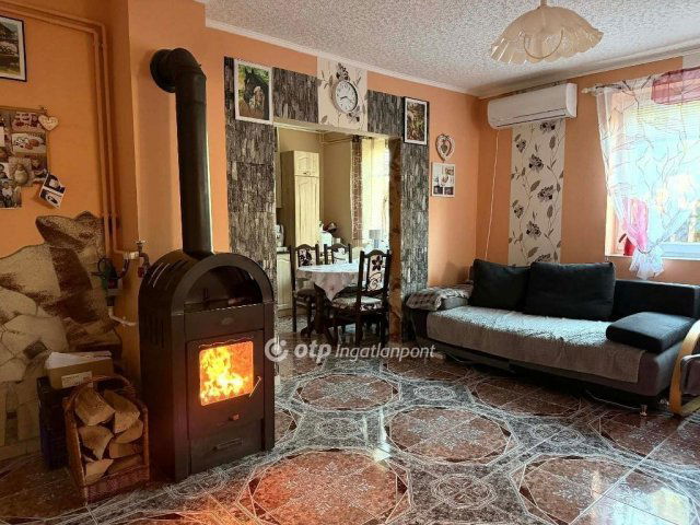 Eladó családi ház, Gárdonyban 75 M Ft, 5 szobás