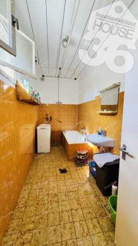 Eladó családi ház, Kecskeméten 87.9 M Ft, 6 szobás