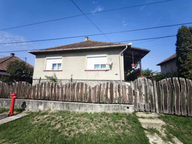 Eladó családi ház, Szinen 14.9 M Ft, 2 szobás