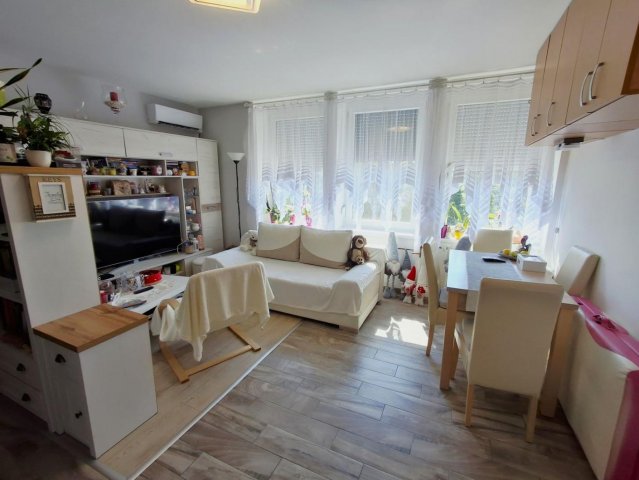 Eladó téglalakás, Tatabányán 35.9 M Ft, 1+1 szobás