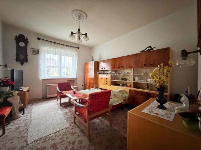 Eladó családi ház, Szombathelyen 49.9 M Ft, 2 szobás