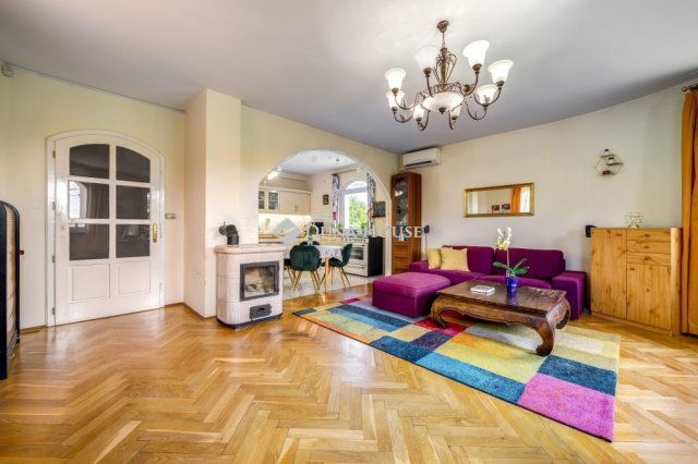 Eladó családi ház, Budapesten, III. kerületben 299.999 M Ft