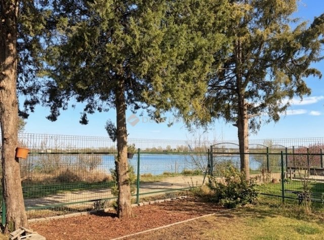 Eladó családi ház, Délegyházán 44.9 M Ft, 2 szobás