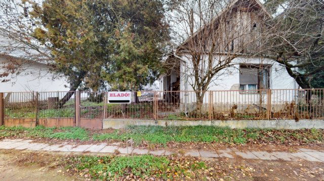 Eladó családi ház, Tiszavasváriban 12.5 M Ft, 1 szobás