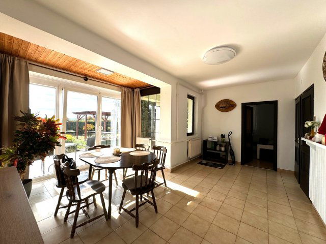 Eladó családi ház, Pogányon 107.9 M Ft, 4 szobás