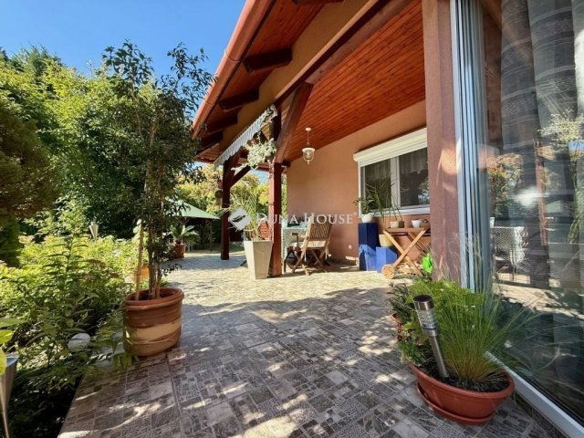 Eladó családi ház, Balatonfűzfőn 144.9 M Ft, 5 szobás