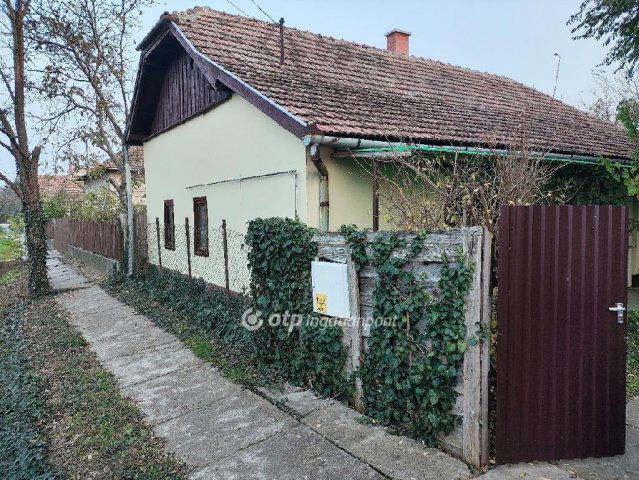 Eladó családi ház, Dévaványán 8.5 M Ft, 2 szobás