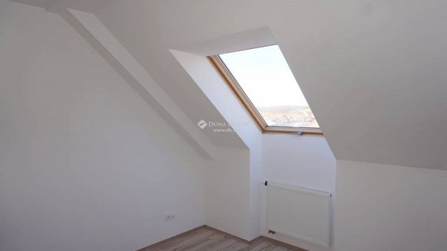 Eladó téglalakás, Zalaegerszegen 69.99 M Ft, 4 szobás