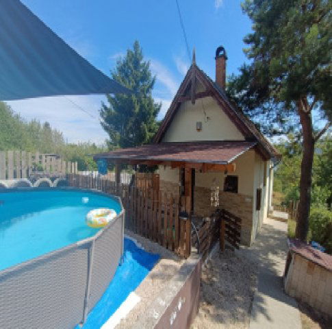 Eladó családi ház, Vácon 49.99 M Ft, 2 szobás