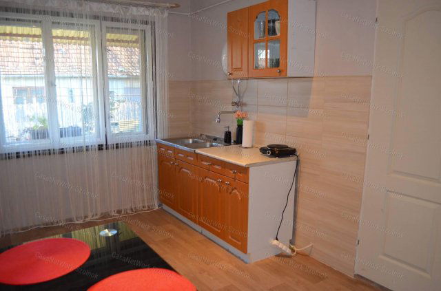 Eladó családi ház, Szolnokon 39 M Ft, 3+1 szobás