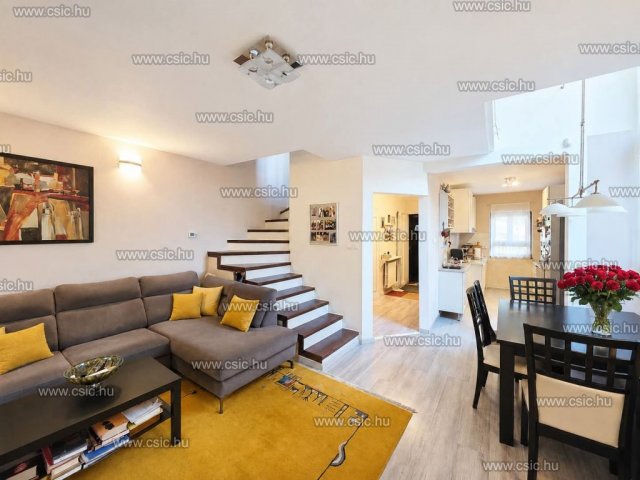 Eladó sorház, Szentendrén 130 M Ft, 4 szobás