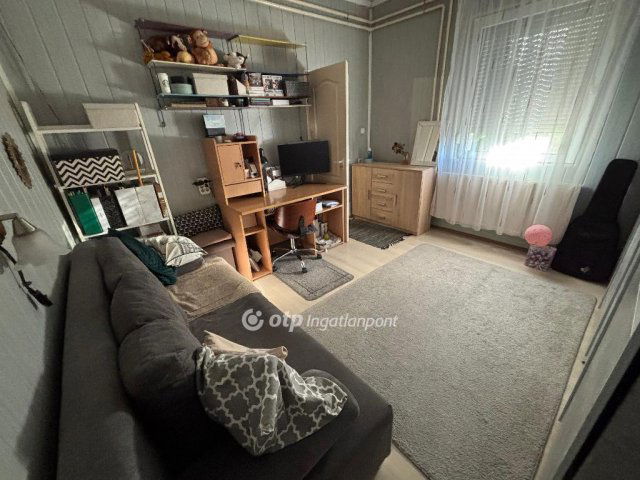 Eladó családi ház, Besenyődön 16.5 M Ft, 2 szobás