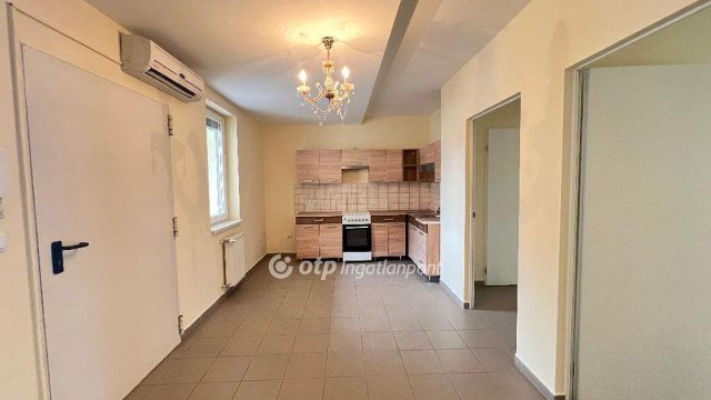 Eladó téglalakás, Egerben 62.9 M Ft, 1+2 szobás