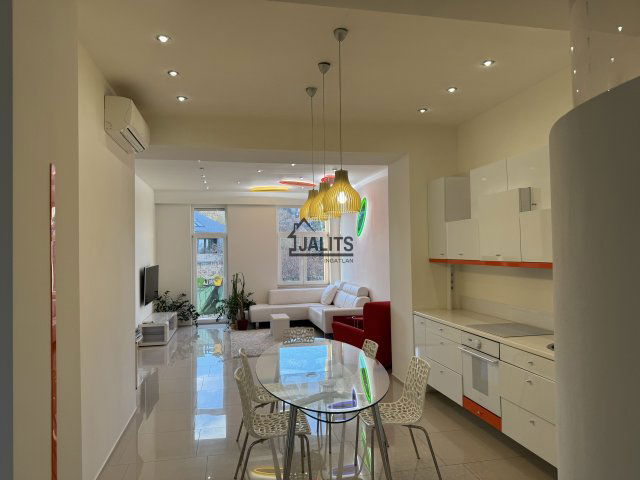 Kiadó téglalakás, albérlet, XII. kerületben, Németvölgyi úton