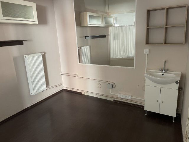 Kiadó üzlethelyiség, Baján 45 E Ft / hó / költözzbe.hu