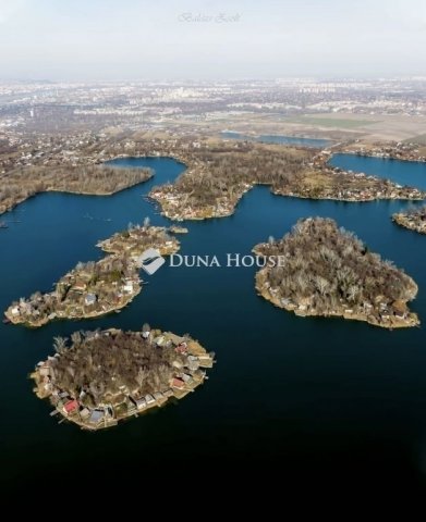 Eladó nyaraló, Szigetszentmiklóson 30.499 M Ft, 3 szobás