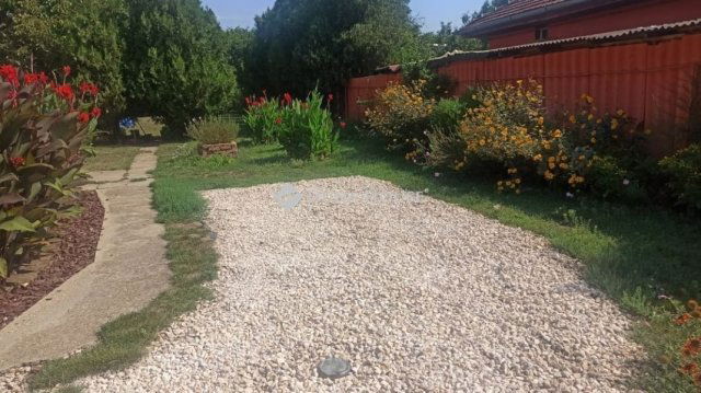 Eladó családi ház, Ercsiben 38.9 M Ft, 2 szobás
