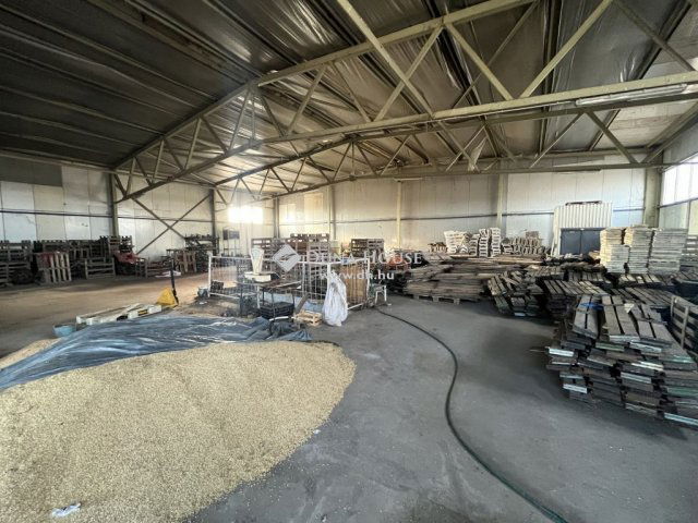 Eladó ipari ingatlan, Dánszentmiklóson 95 M Ft