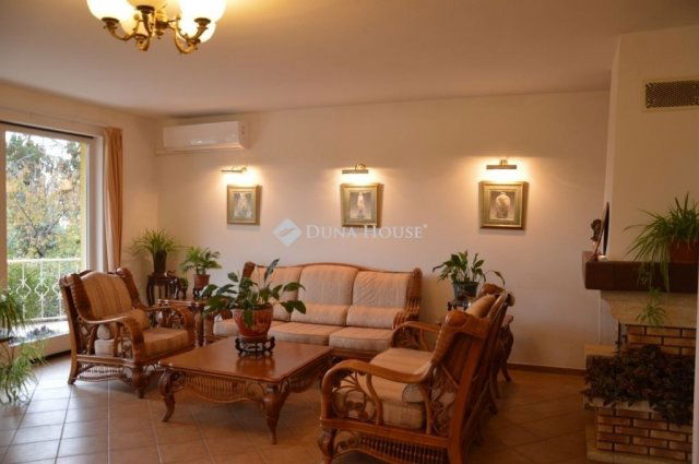 Eladó családi ház, Budapesten, II. kerületben 267.72 M Ft