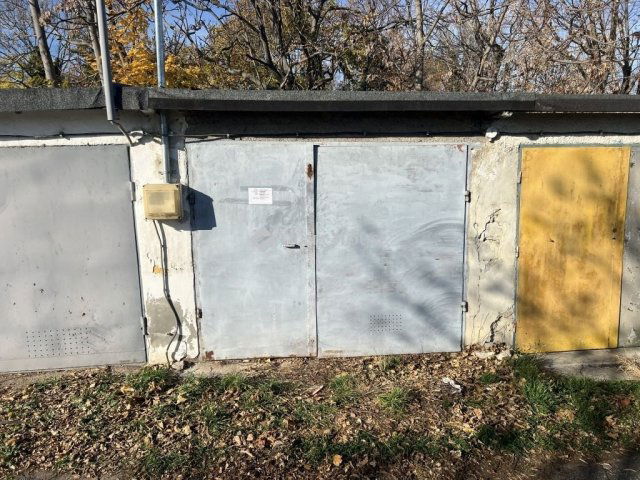 Eladó garázs, Várpalotán 7.5 M Ft / költözzbe.hu