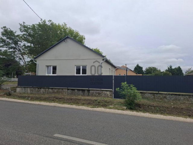 Eladó családi ház, Tápiószentmártonon 56.9 M Ft, 3 szobás