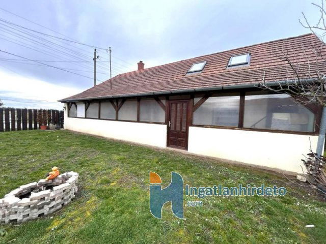 Eladó családi ház, Rumon 45.9 M Ft, 3 szobás