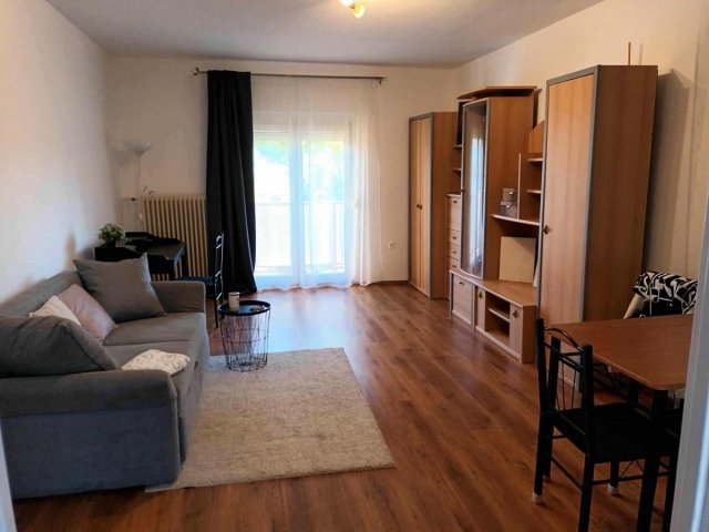 Kiadó panellakás, albérlet, Pécsett 140 E Ft / hó, 2 szobás