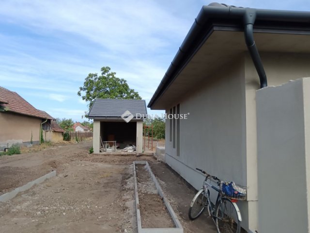Eladó családi ház, Abonyban 65 M Ft, 2 szobás
