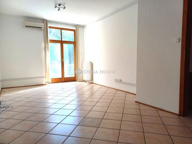 Kiadó iroda, Budapesten, VIII. kerületben 900 E Ft / hó, 9 szobás