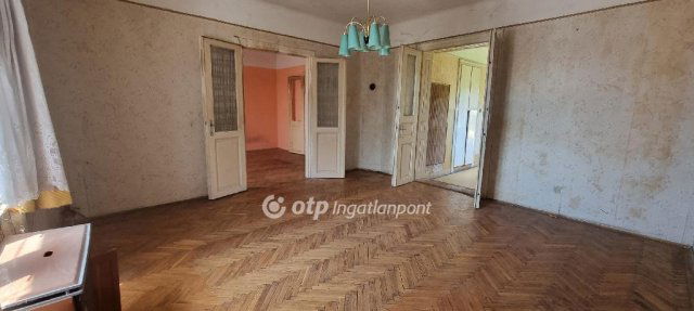 Eladó családi ház, Ürömön 88 M Ft, 5 szobás