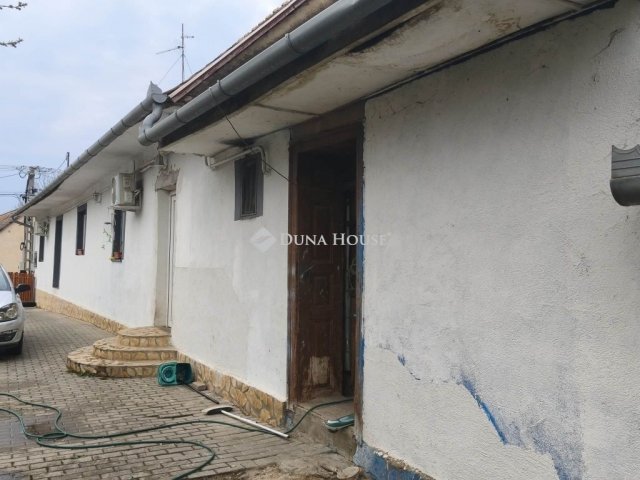 Eladó családi ház, Újpetrén 39.5 M Ft, 3 szobás