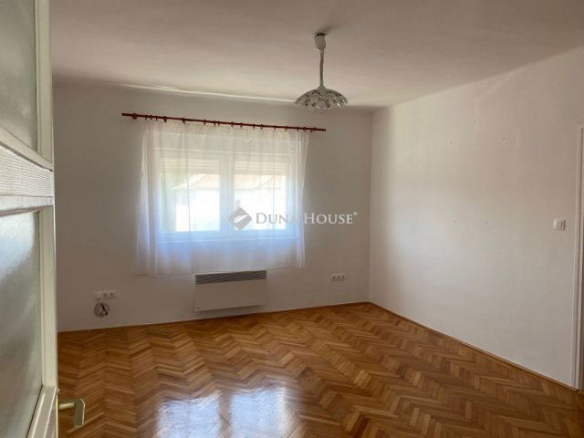 Eladó családi ház, Alcsútdobozon 57.8 M Ft, 2 szobás
