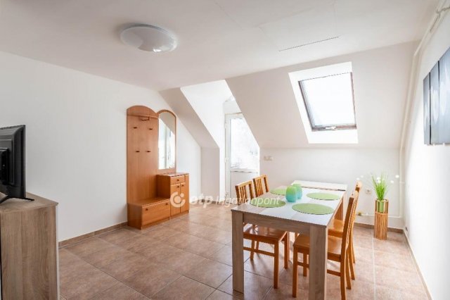 Eladó családi ház, Sümegen 74.9 M Ft, 5+2 szobás