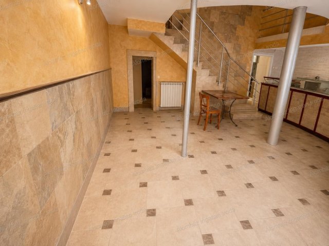 Kiadó üzlethelyiség, Budapesten, VI. kerületben 450 E Ft / hó