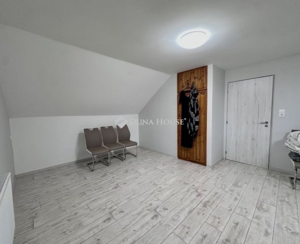 Eladó családi ház, Hódmezővásárhelyen 93.5 M Ft, 5 szobás