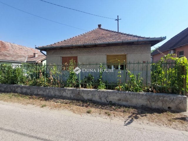 Eladó családi ház, Sződön 39.9 M Ft, 2 szobás