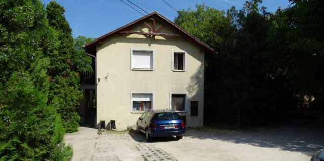 Eladó családi ház, Biatorbágyon 238 M Ft, 10 szobás