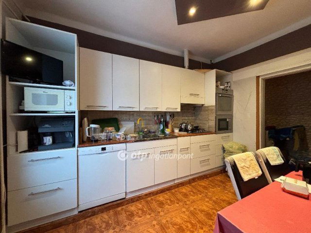 Eladó családi ház, Siófokon 82 M Ft, 4 szobás