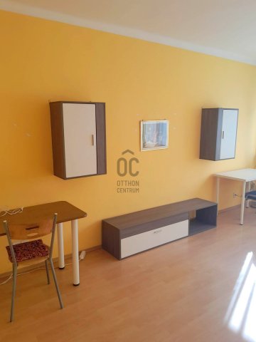 Eladó téglalakás, Pécsett 44 M Ft, 2 szobás