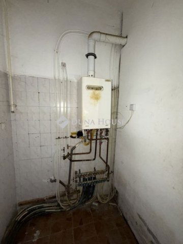 Eladó üzlethelyiség, Hódmezővásárhelyen 73.649 M Ft