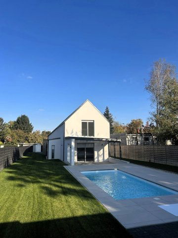 Eladó családi ház, Balatonakarattyán 239 M Ft, 4 szobás