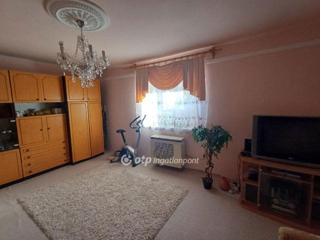 Eladó családi ház, Magyon 22.9 M Ft, 2+1 szobás