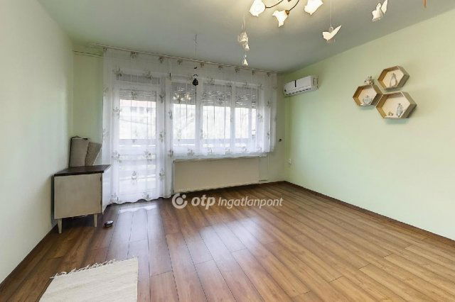 Eladó téglalakás, Egerben 60 M Ft, 4 szobás